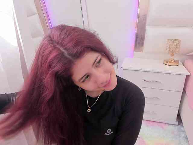 miaqueen021 webcam