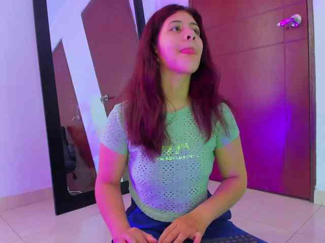 miaqueen021 webcam