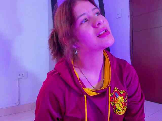 miaqueen021 webcam