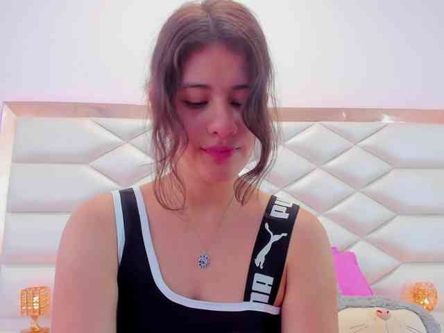 miaqueen021 webcam