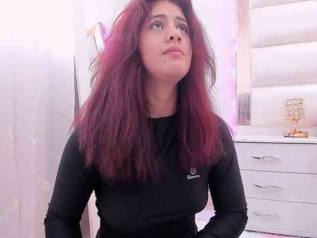 miaqueen021 webcam