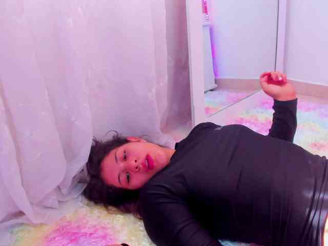 miaqueen021 webcam