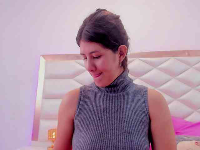 miaqueen021 webcam