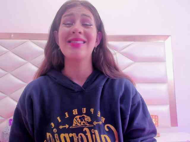 miaqueen021 webcam