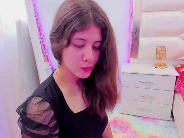 miaqueen021 webcam