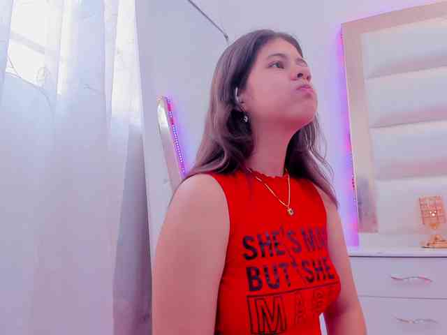 miaqueen021 webcam