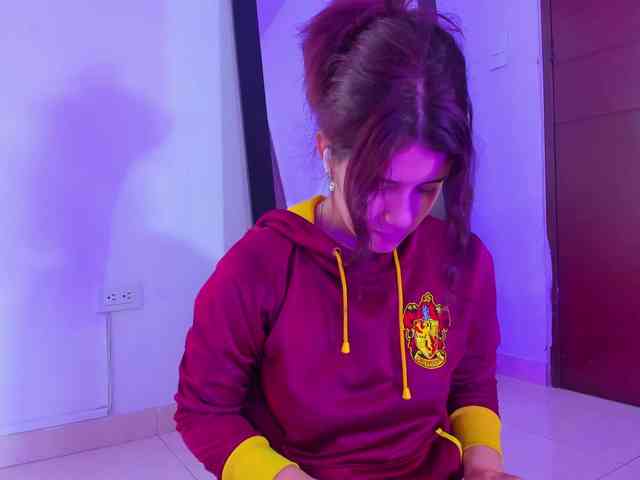 miaqueen021 webcam