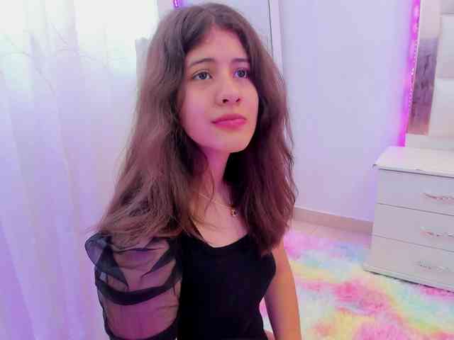 miaqueen021 webcam