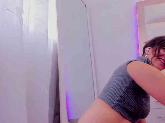 miaqueen021 webcam