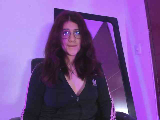 miaqueen021 webcam