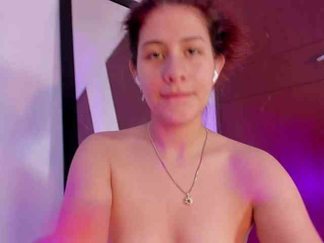 miaqueen021 webcam