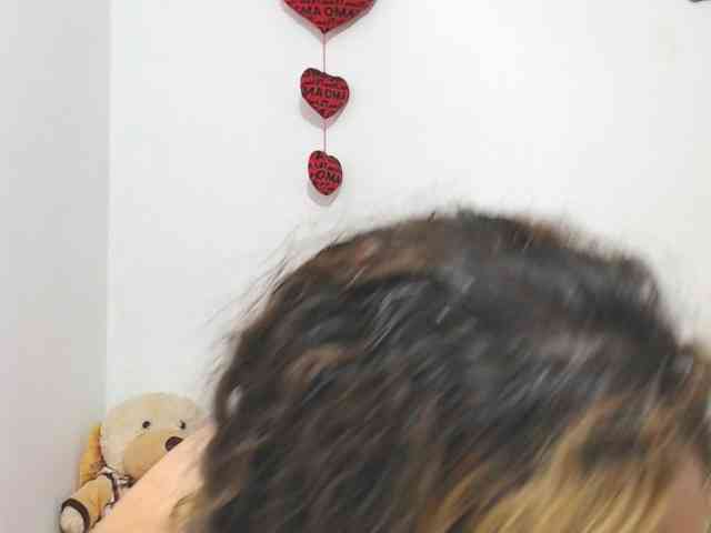 ariellth webcam