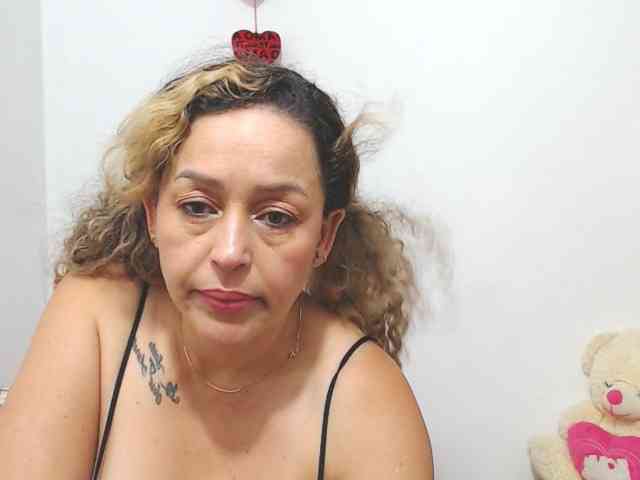 ariellth webcam