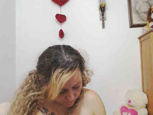 ariellth webcam