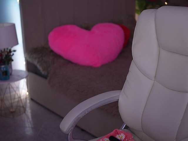 JennyLuv's BongaCams show and profile