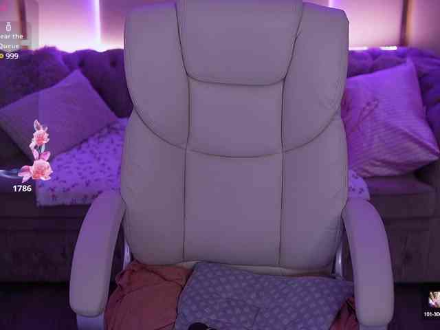LovelyyBell webcam
