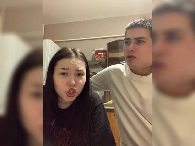 TUYA2's BongaCams show and profile