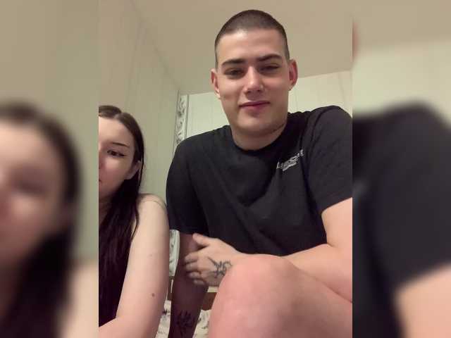 TUYA2's BongaCams show and profile