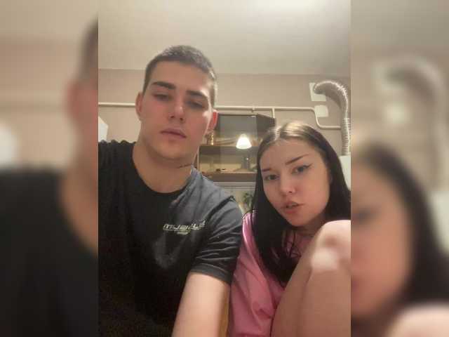 TUYA2's BongaCams show and profile