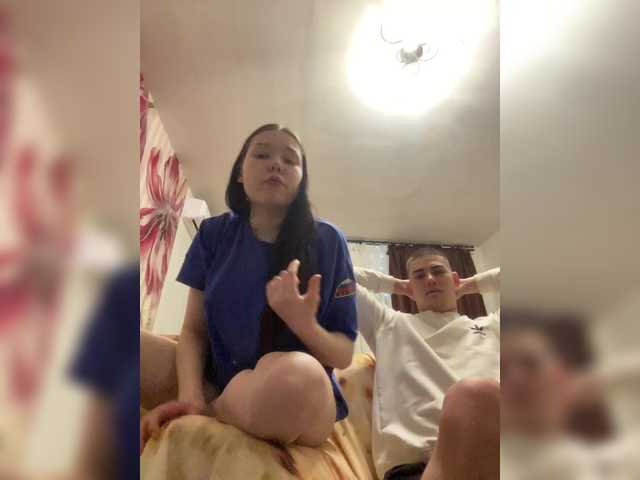 TUYA2's BongaCams show and profile