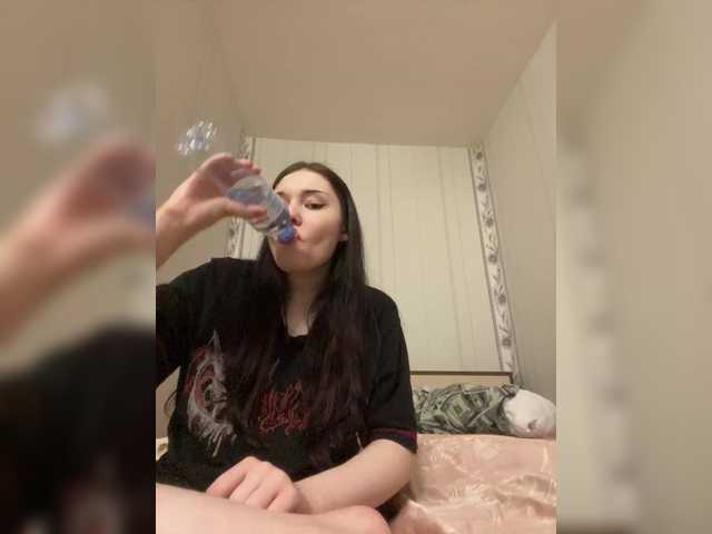 TUYA2's BongaCams show and profile