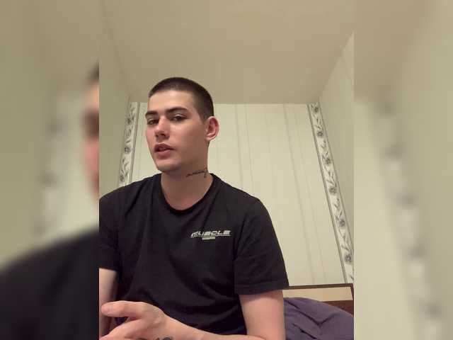 TUYA2's BongaCams show and profile