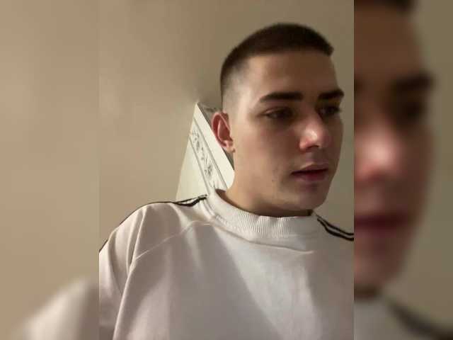 TUYA2's BongaCams show and profile