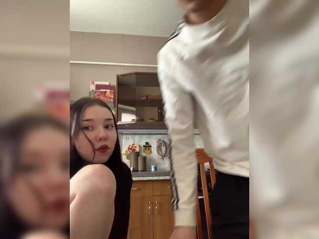 TUYA2's BongaCams show and profile