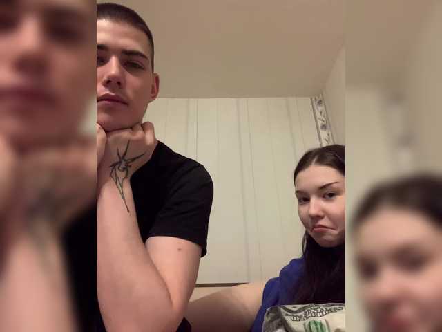 TUYA2's BongaCams show and profile