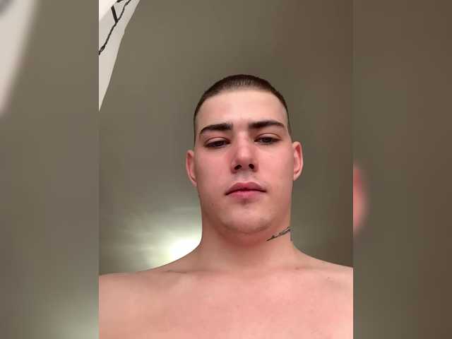 TUYA2's BongaCams show and profile