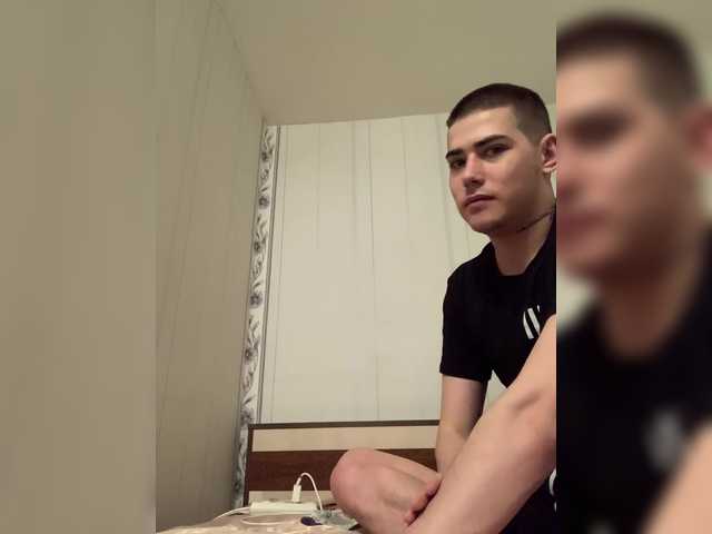 TUYA2's BongaCams show and profile