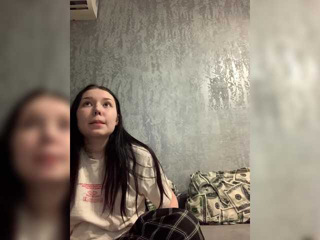 TUYA2's BongaCams show and profile