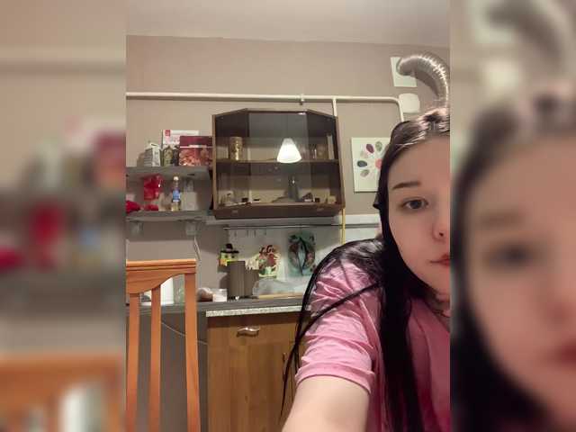 TUYA2's BongaCams show and profile