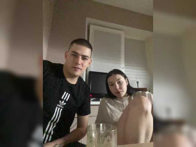 TUYA2's BongaCams show and profile