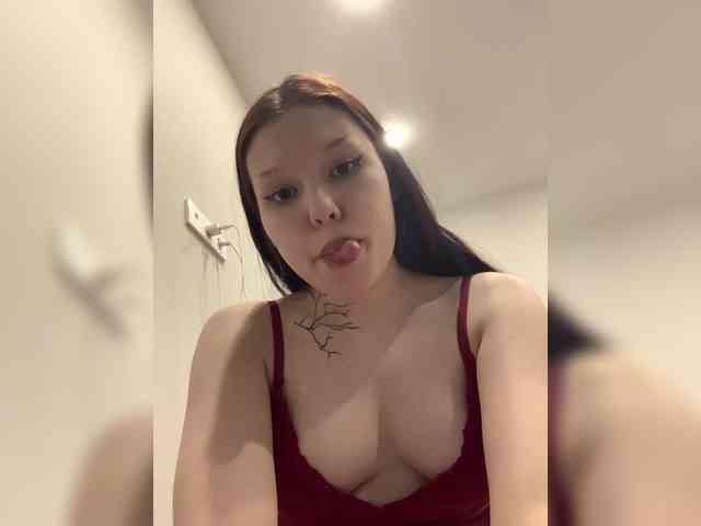 TUYA2 Live Webcam on BongaCams