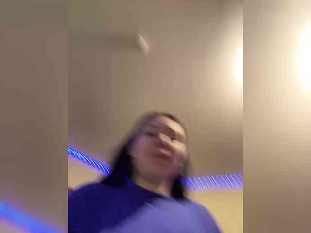 TUYA2's webcam live show