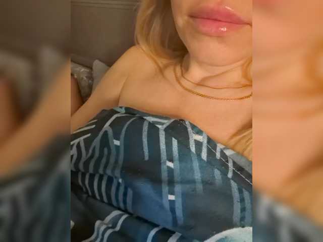 LiaLucos's BongaCams show and profile