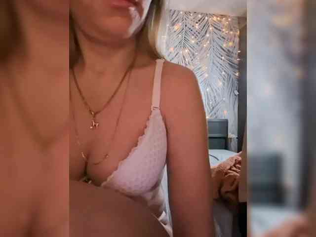 LiaLucos Live Webcam on {site_name}