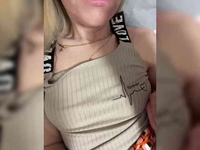 LiaLucos Live Webcam on BongaCams