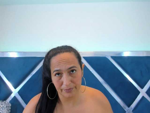 LucineArias's BongaCams show and profile