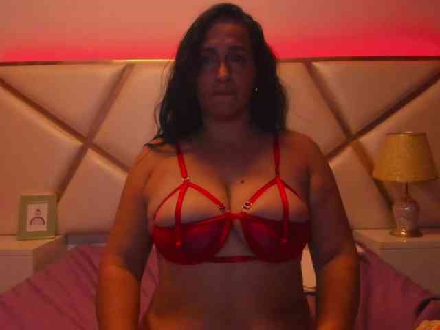 LucineArias webcam