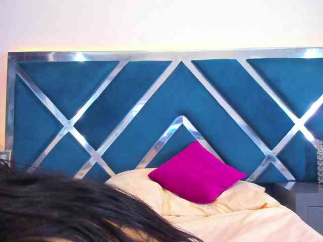 LucineArias webcam