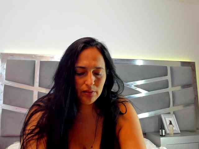 LucineArias webcam