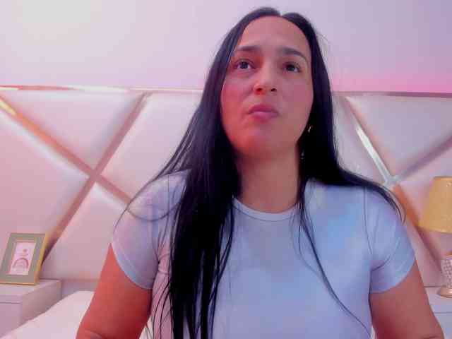 LucineArias webcam