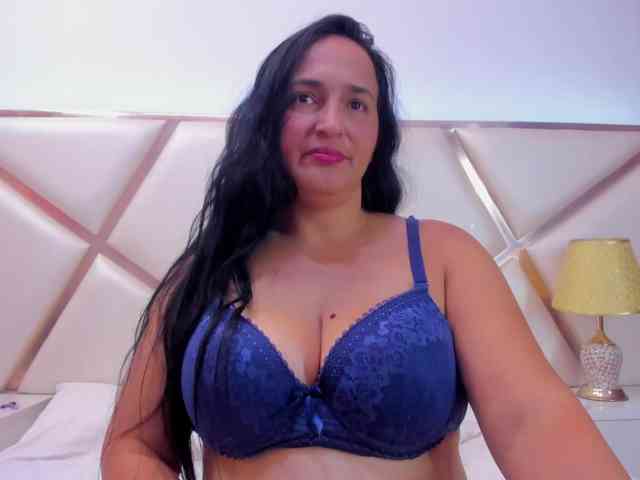 LucineArias webcam