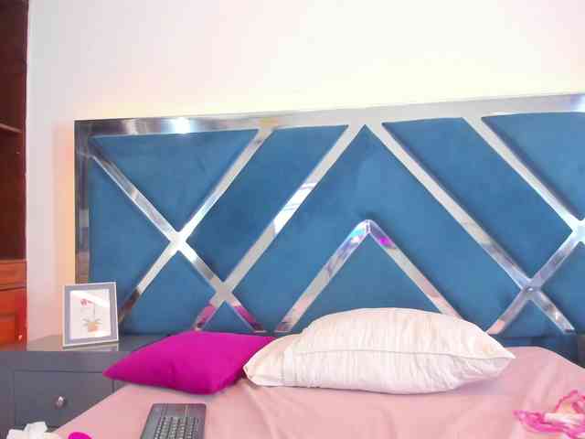 LucineArias webcam