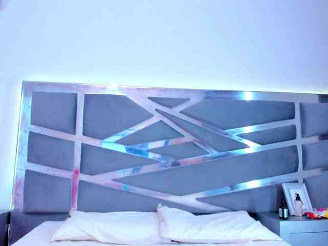 LucineArias webcam