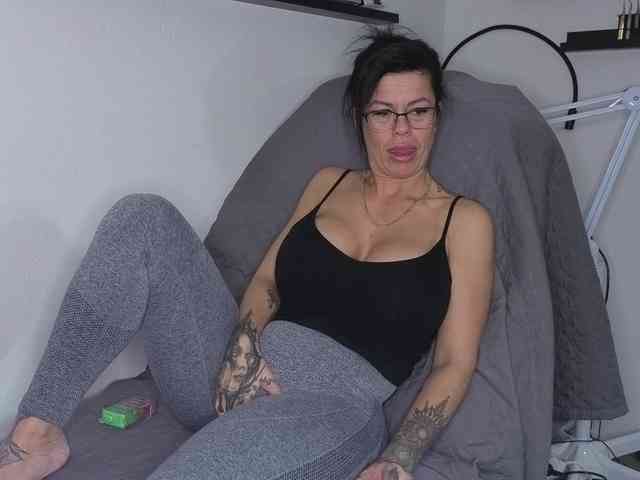 hotsexygilf82 webcam