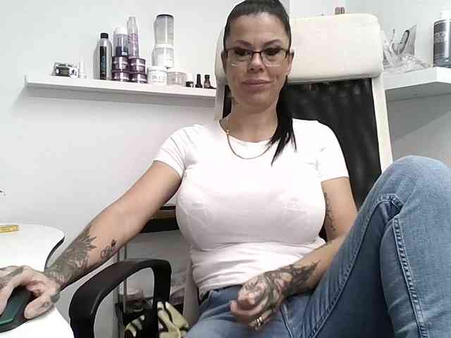 hotsexygilf82 webcam