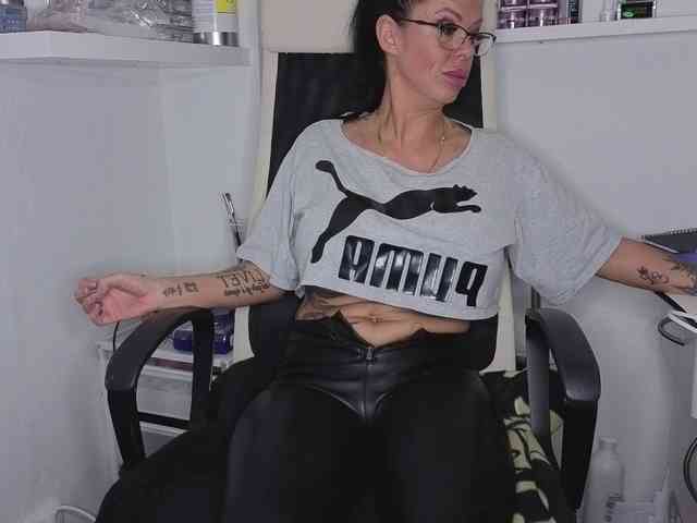 hotsexygilf82 webcam